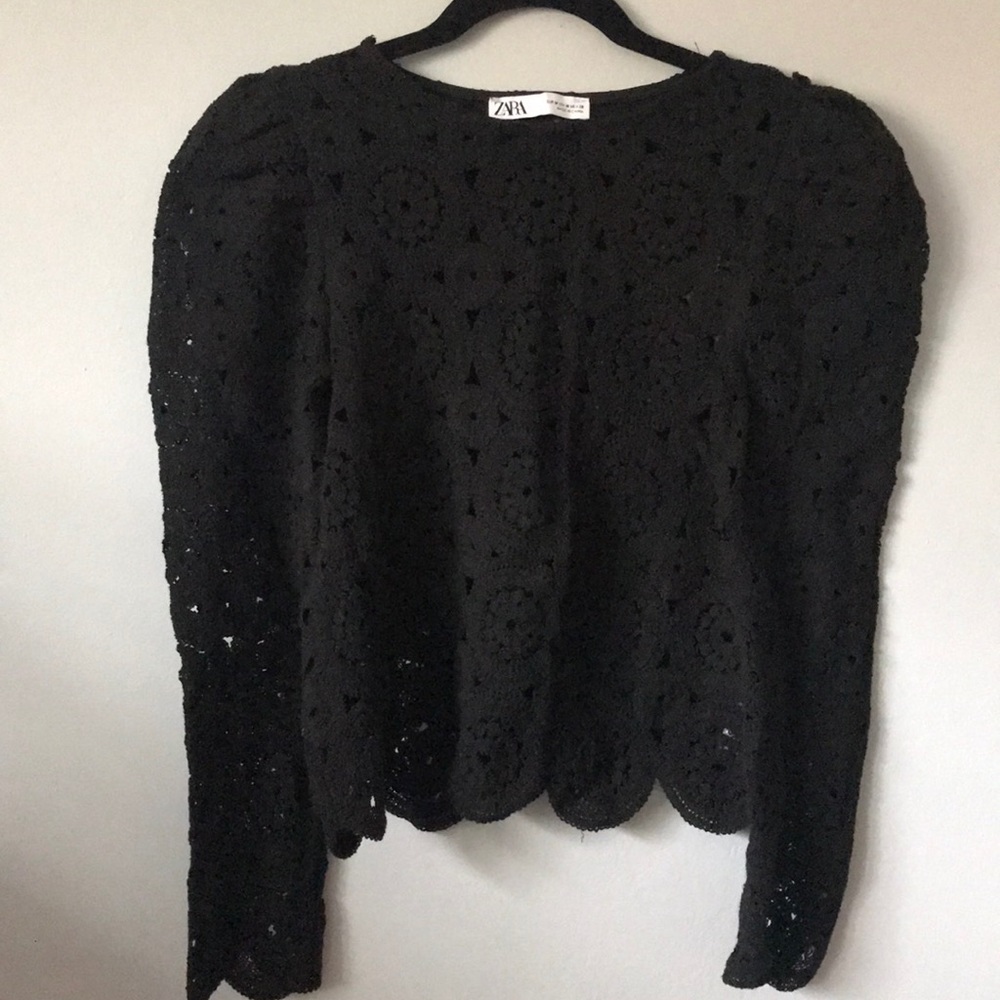 Zara Puffy shoulder sweater